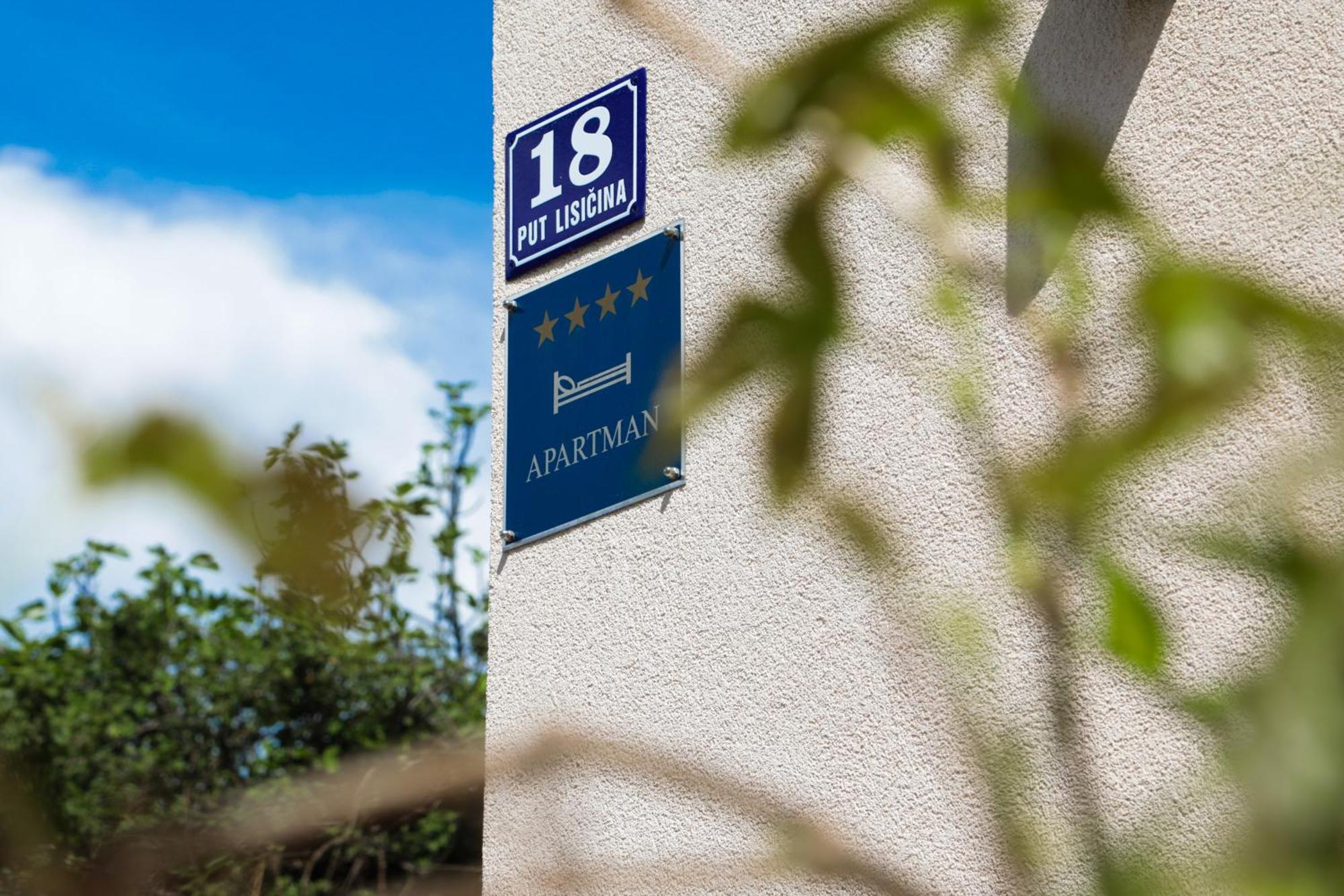 4-Star Apartments Bianco Kaštela Eksteriør billede